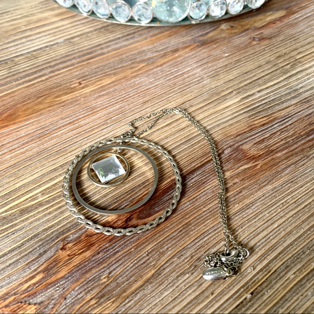Guess gold statement necklace -no offers